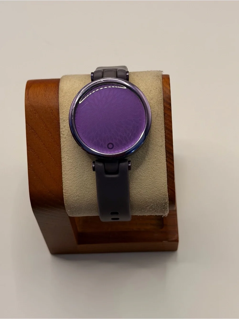 Garmin Lily, Tested, Purple, Very Good, Charger Included, Women Smart Watch